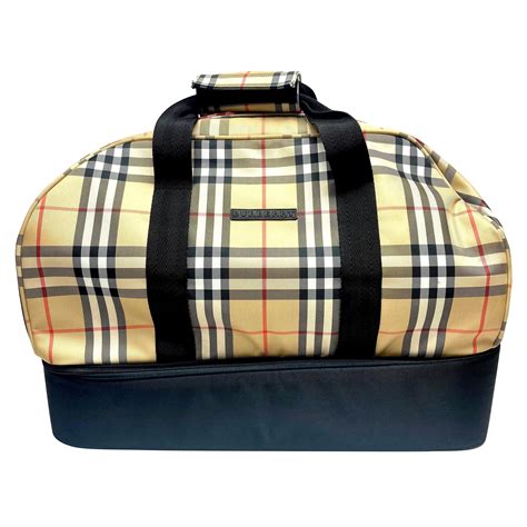 sacoche burberry rouge|Burberry carry on luggage.